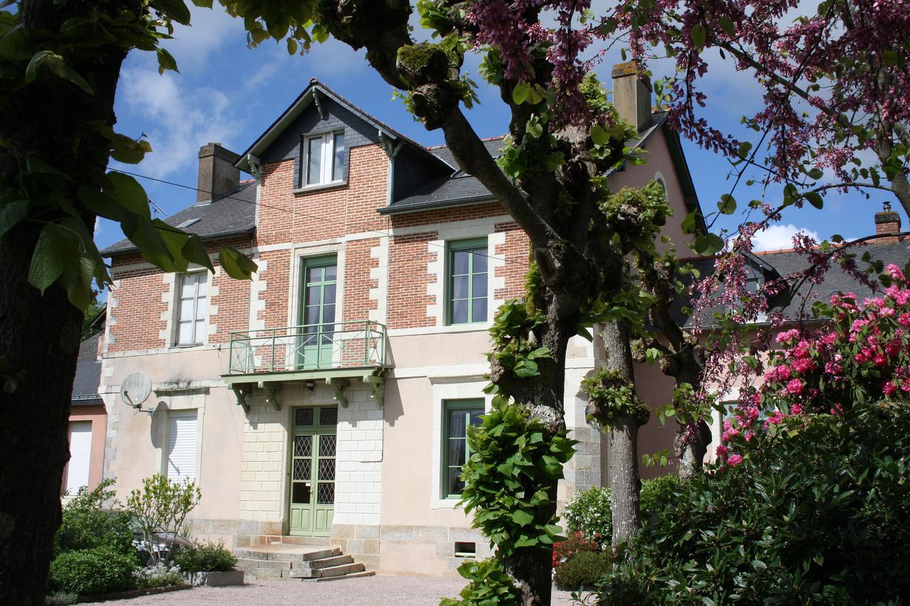 Chambres D'Hotes Du Chalet De Caharet Pipriac エクステリア 写真