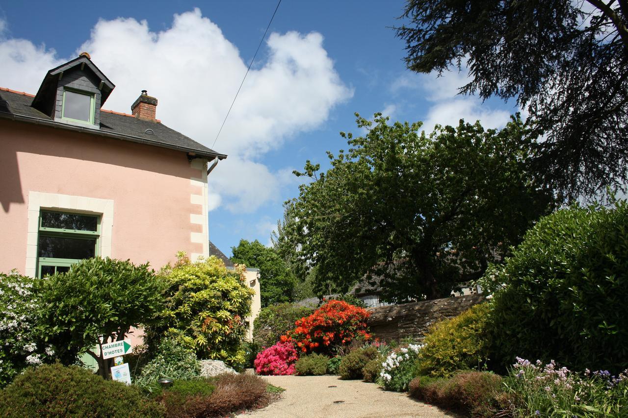 Chambres D'Hotes Du Chalet De Caharet Pipriac エクステリア 写真